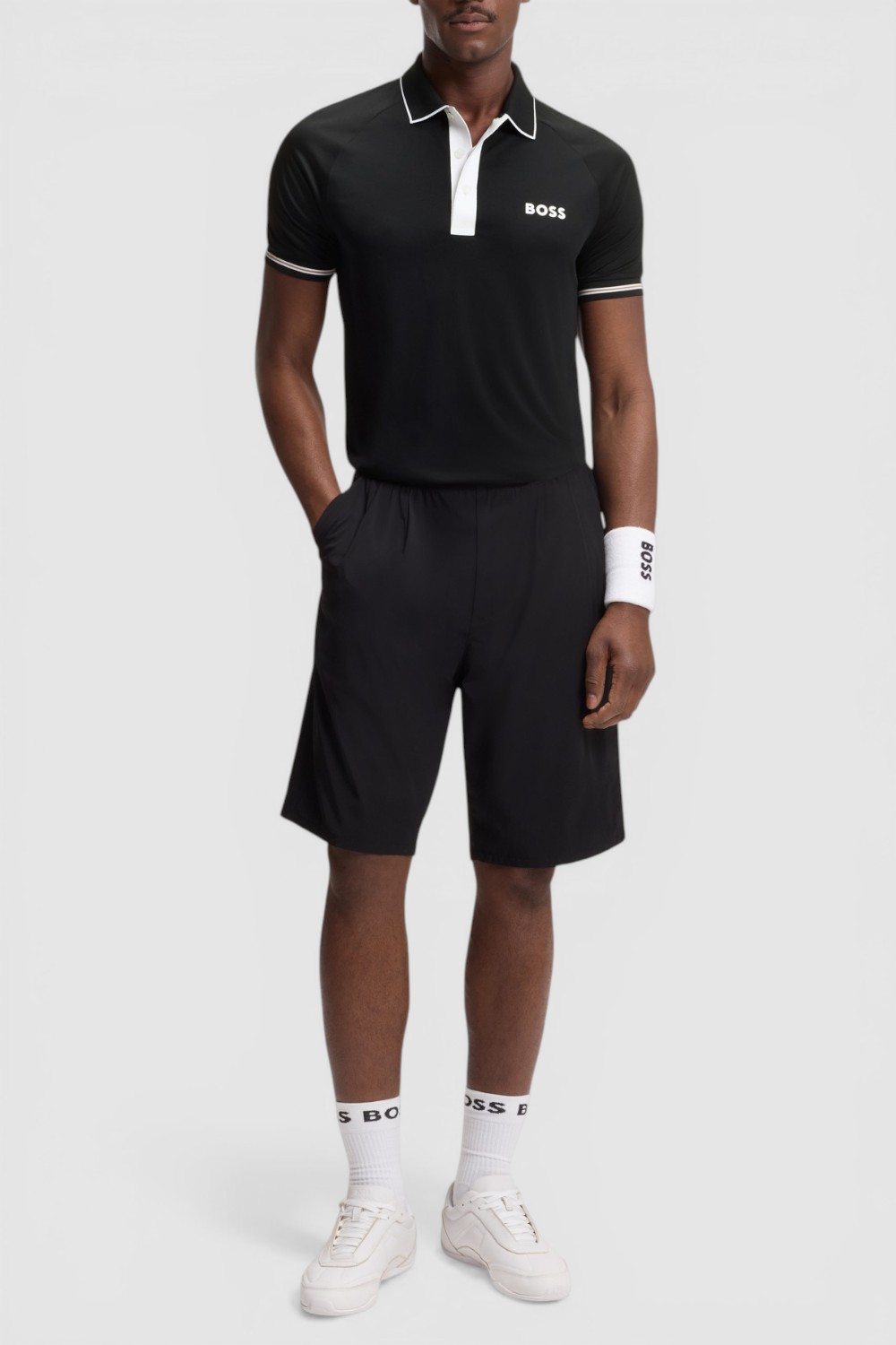 תמונת כל הלוק של חולצת פולו בגזרת סלים